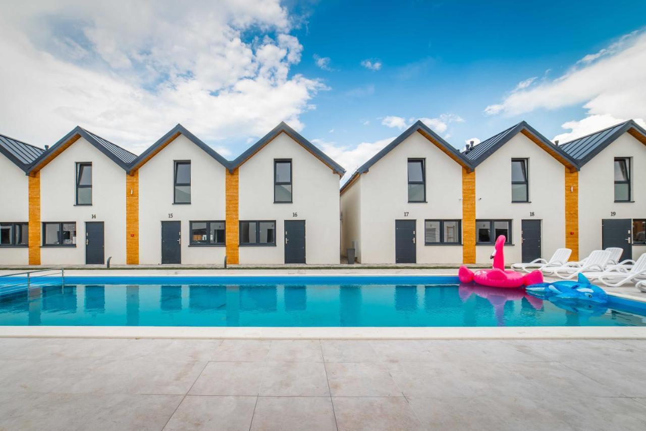 Amber Resort Ревал Екстериор снимка